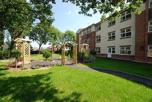 dementia care at Hinckley House care home Leicestershire