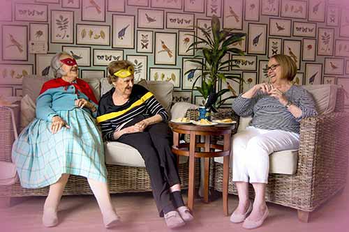 residents-enjoy-a-chat