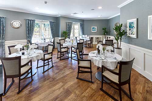 dining Astbury Manor Residential Care Home in Bracknell Berkshire